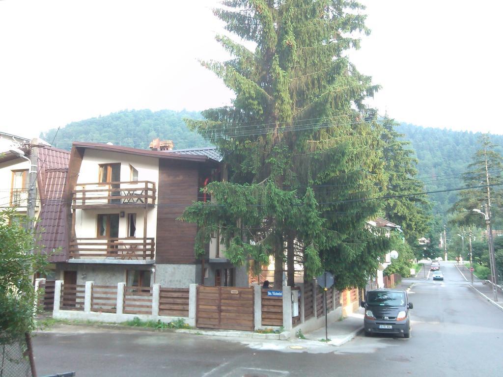 La Buni Busteni Bagian luar foto